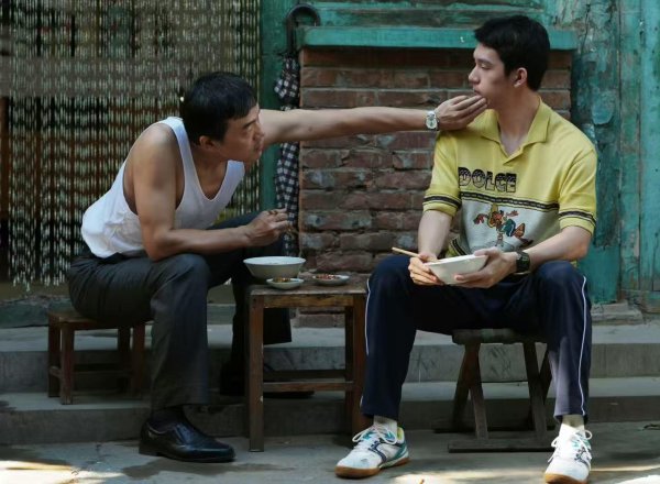 赢盈配资 11月1日追剧日历，8部长剧更新，《树影迷宫》开播《重影》收官